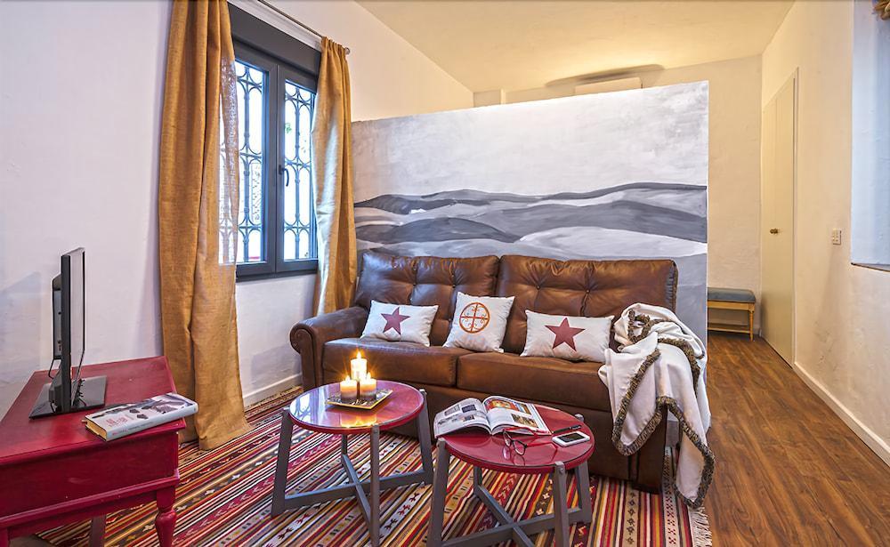 Selecta Apartments Los Venerables Севилья Экстерьер фото