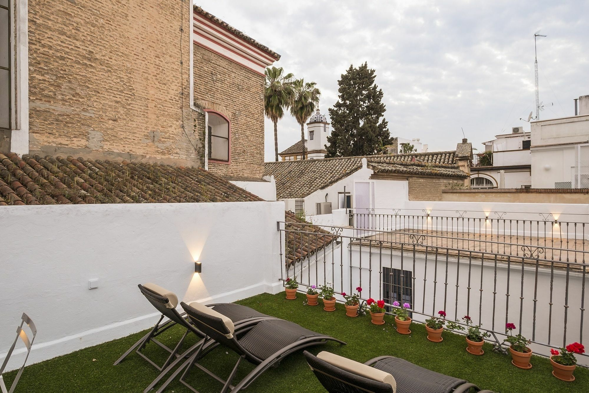 Selecta Apartments Los Venerables Севилья Экстерьер фото