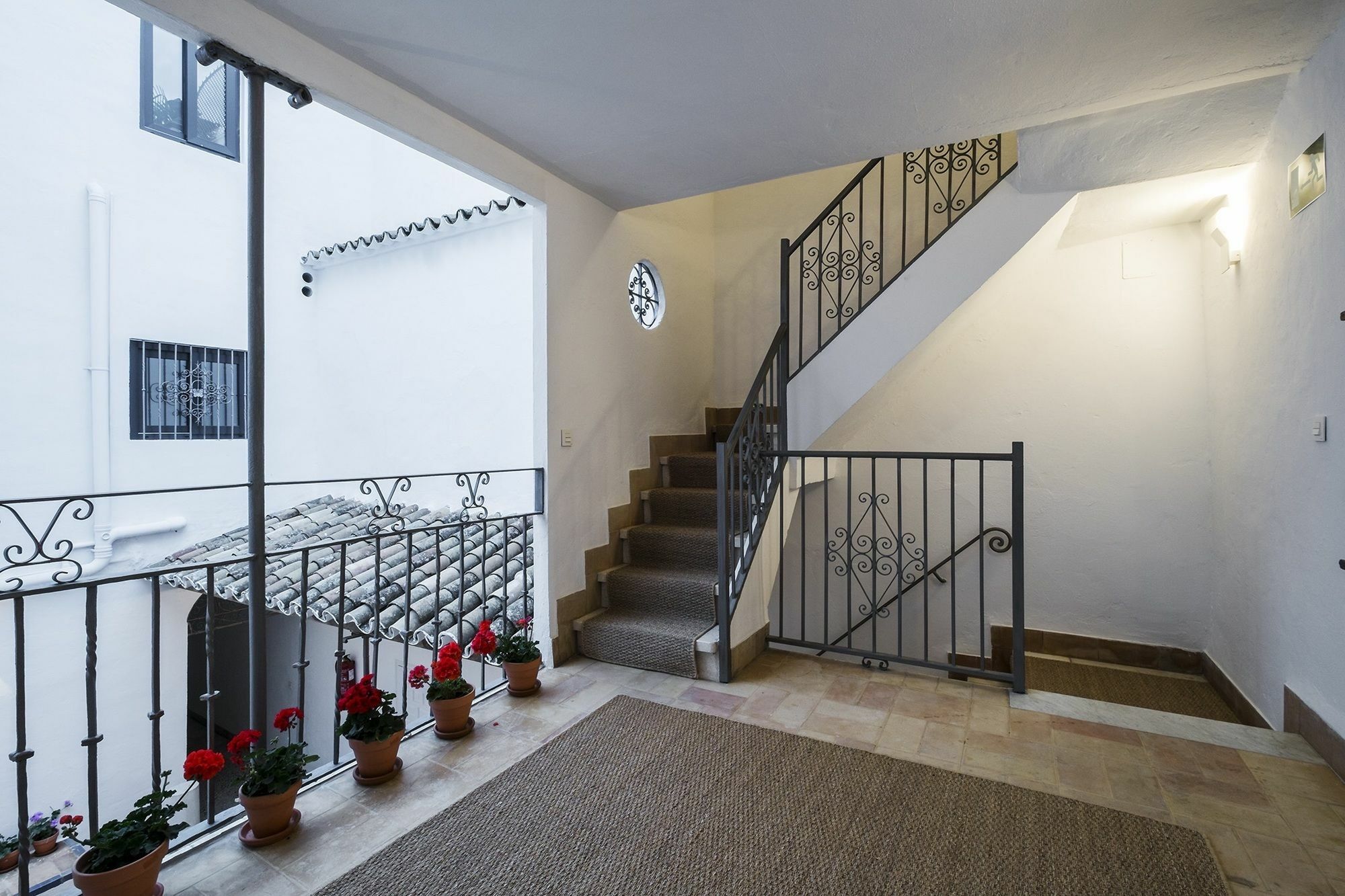 Selecta Apartments Los Venerables Севилья Экстерьер фото