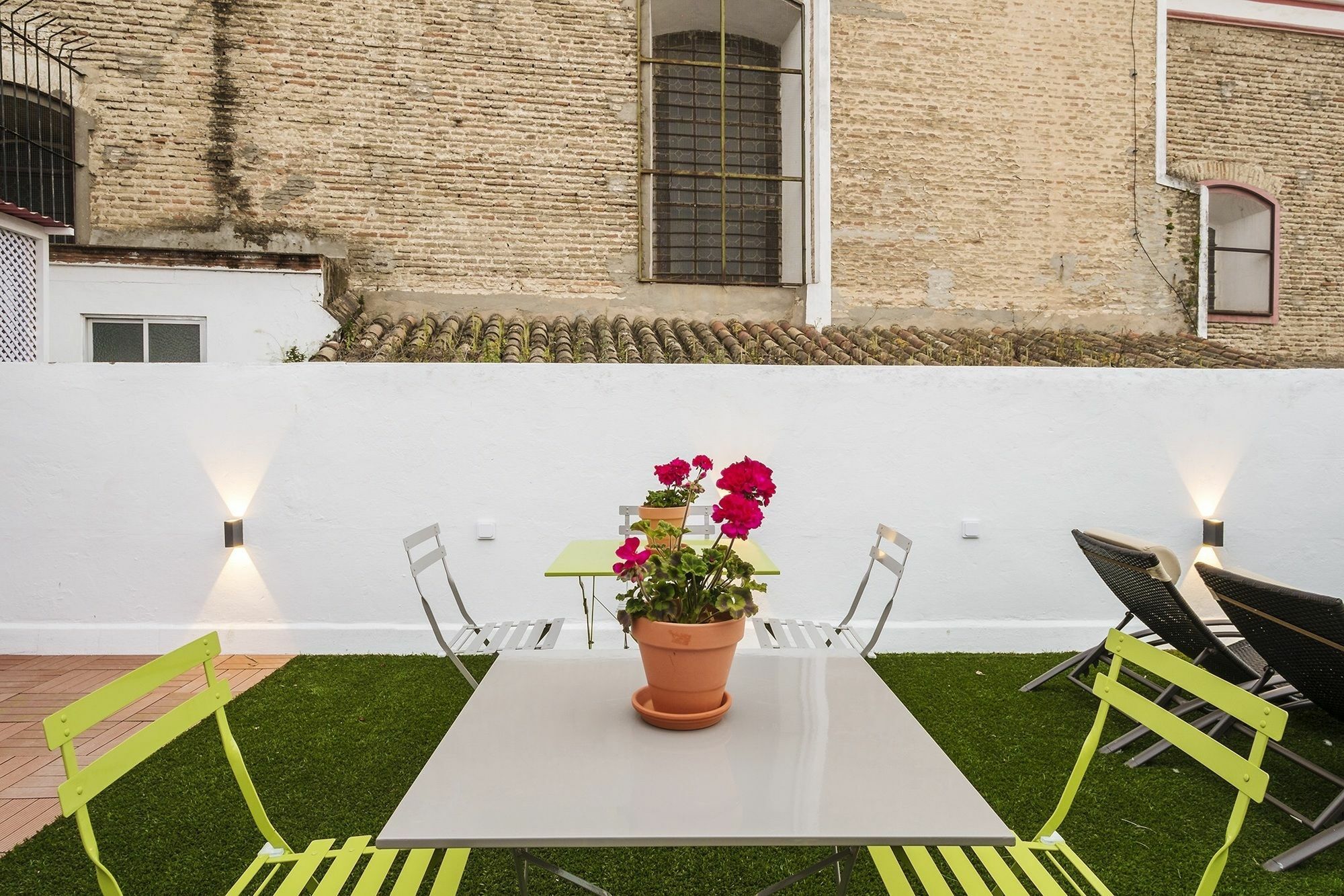 Selecta Apartments Los Venerables Севилья Экстерьер фото