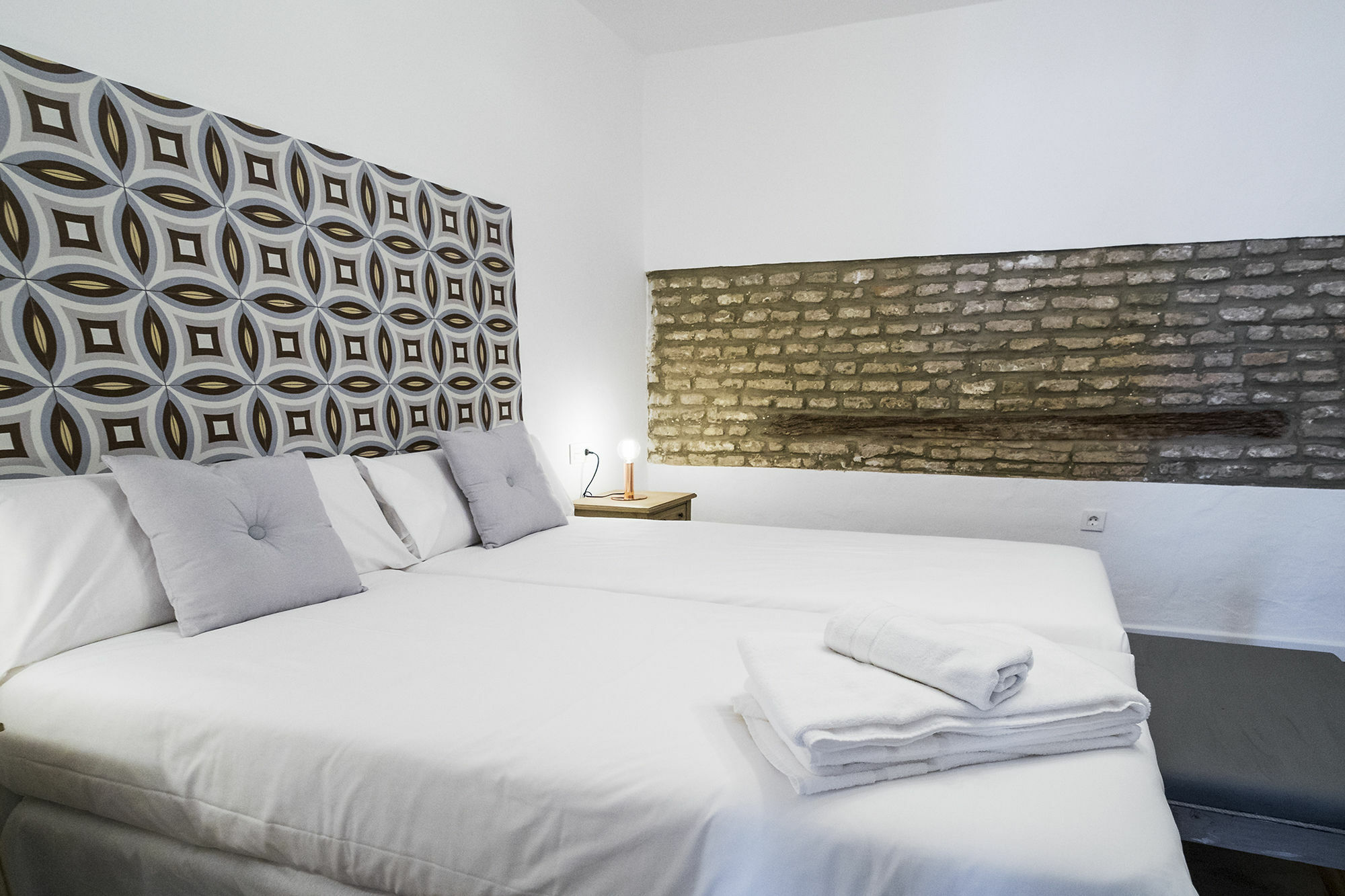 Selecta Apartments Los Venerables Севилья Экстерьер фото